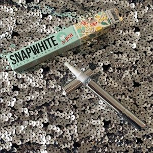 SNAPWHITE Teeth whitening the pen
